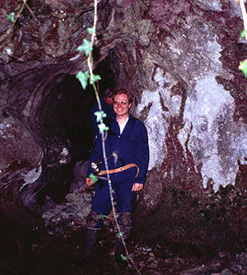 Nach dem Erstbesuch der Höhle von Les Trois-Frères (Dép. Ariège, Frankreich) im Frühling 2002.